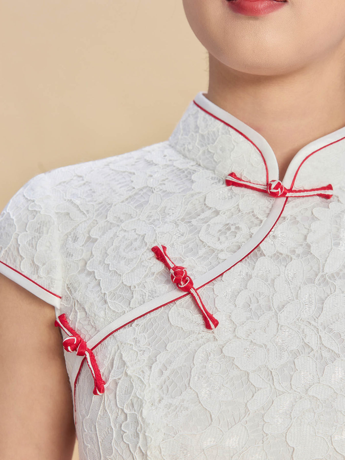 Jacinda Bespoke Qipao - White Lace Cheongsam With a Train