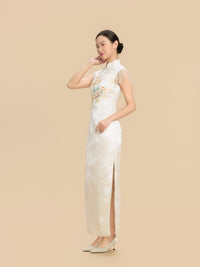 Marguerite Bespoke Qipao - Floral Embroidery Satin Wedding Cheongsam