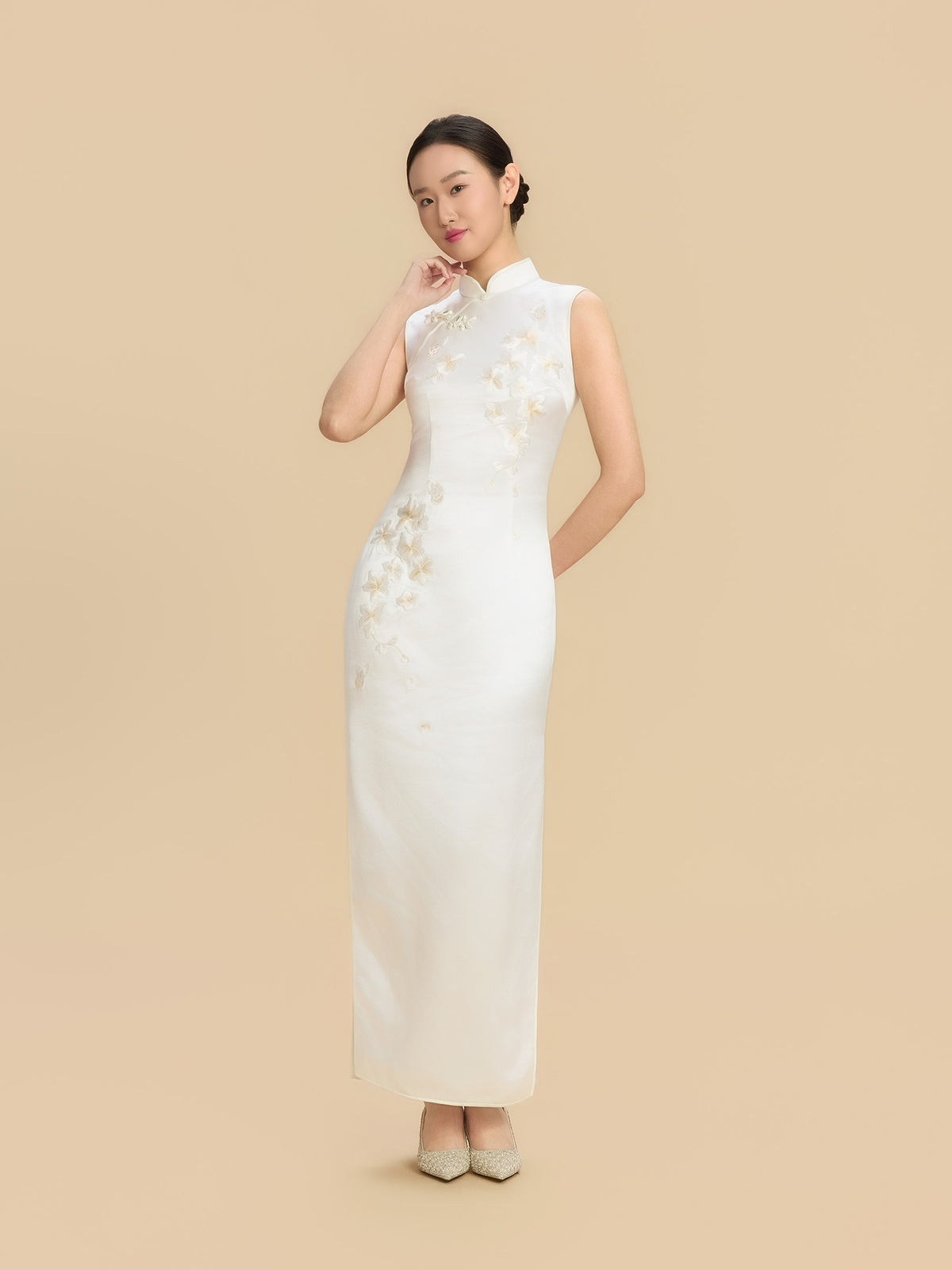 Rachel Bespoke Qipao - Floral Embroidery Satin Cheongsam