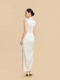 Rachel Bespoke Qipao - Floral Embroidery Satin Cheongsam