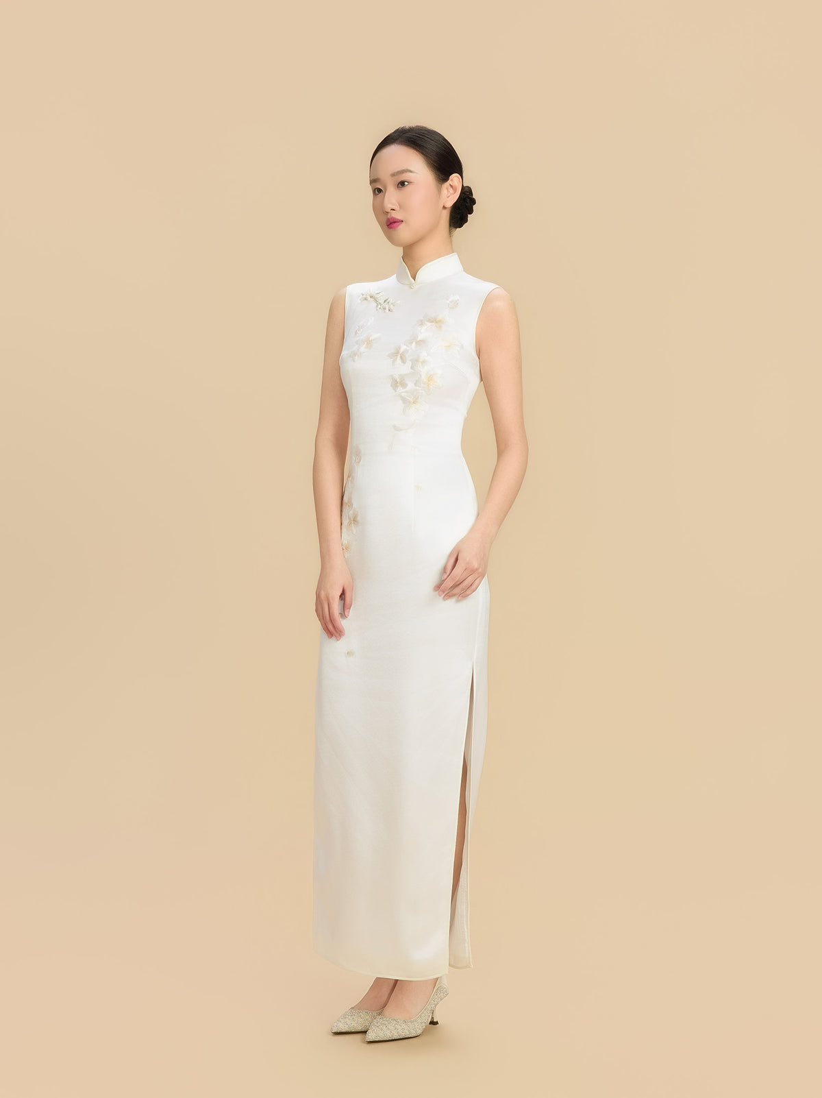 Rachel Bespoke Qipao - Floral Embroidery Satin Cheongsam