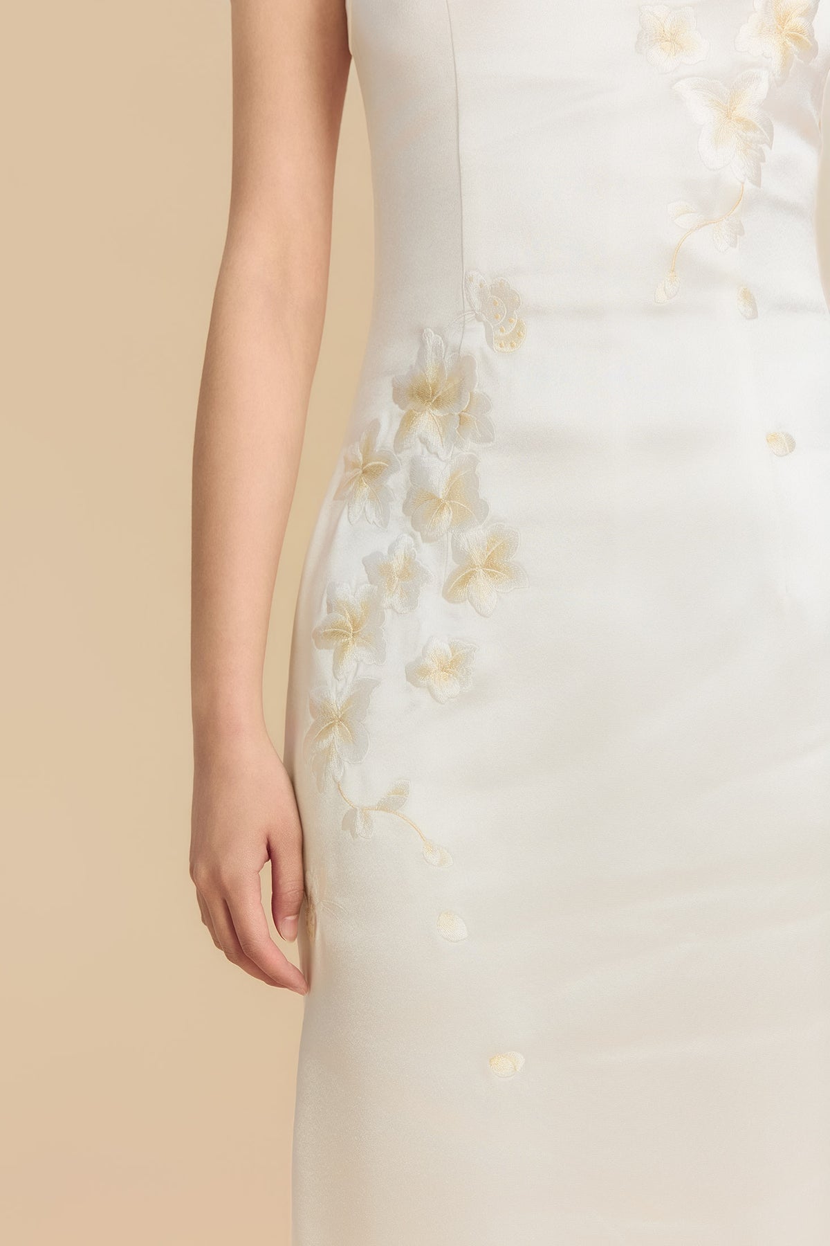 Rachel Bespoke Qipao - Floral Embroidery Satin Cheongsam